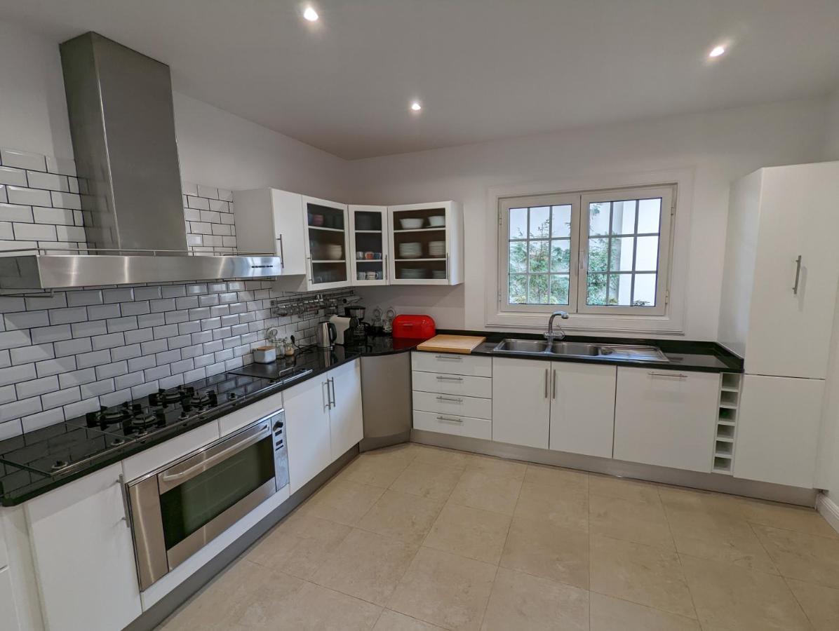 Casa Roc Madeira - 5 Bedrooms - Ocean And City Views - Private Heated Pool Фуншал Екстериор снимка